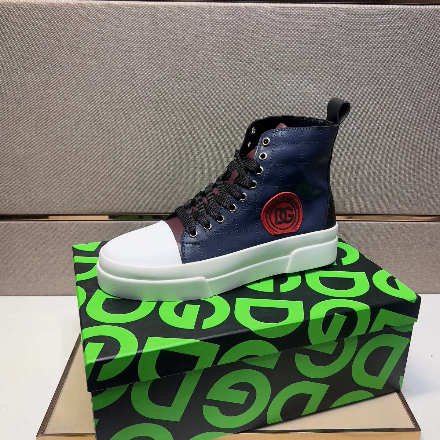 ⬛️Men's shoes 💰p440【DG～】Men's casual high-top shoes 2025z cabinet sales simultaneously 🔶Size: 38-44#️⃣ 🔷1 color🔜The upper is made of multi-material splicing ➕Genuine leather lining, comfortable and breathable, sole: original comfortable and wear-resistant outsole, ⚠️real thing📱photographed🎬real thing is better📢📢📢